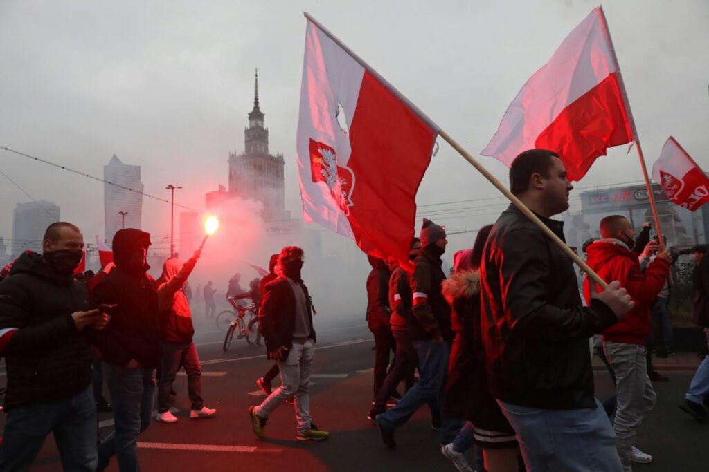 W Warszawie zakończył się Marsz Niepodległości 2020 [DUŻO ZDJĘĆ] Radio Zachód - Lubuskie