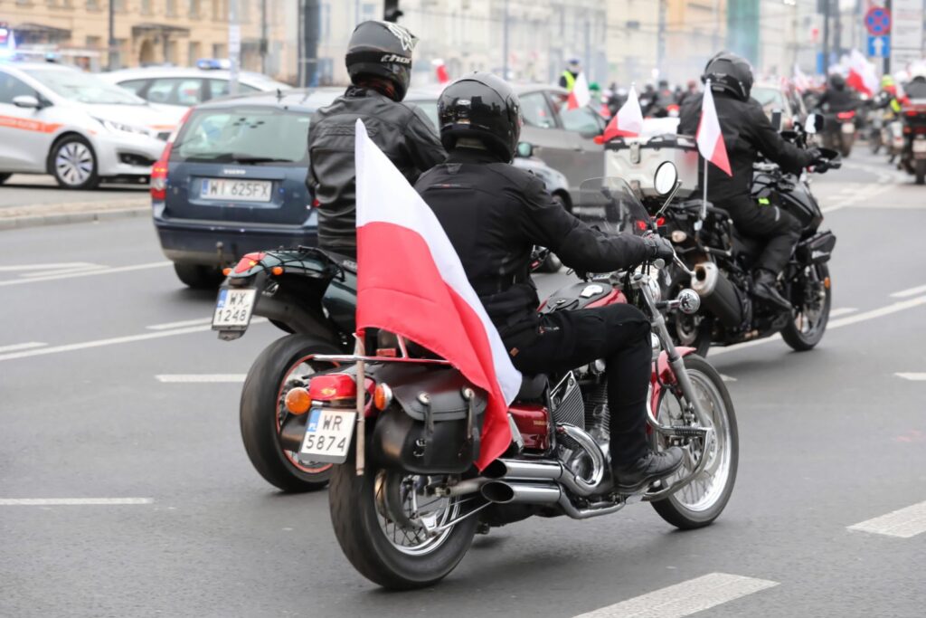 W Warszawie zakończył się Marsz Niepodległości 2020 [DUŻO ZDJĘĆ] Radio Zachód - Lubuskie