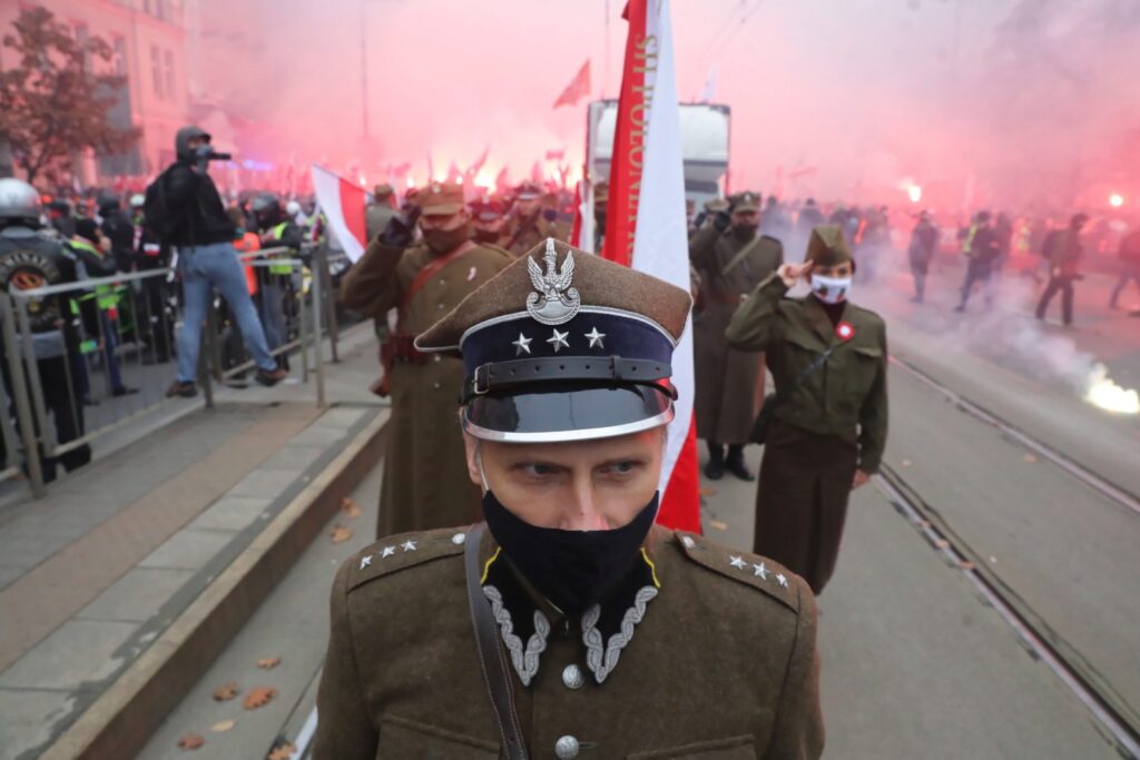 W Warszawie zakończył się Marsz Niepodległości 2020 [DUŻO ZDJĘĆ] Radio Zachód - Lubuskie