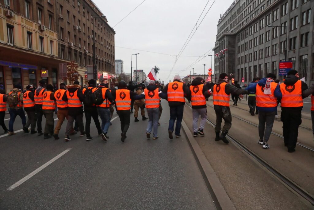 W Warszawie zakończył się Marsz Niepodległości 2020 [DUŻO ZDJĘĆ] Radio Zachód - Lubuskie