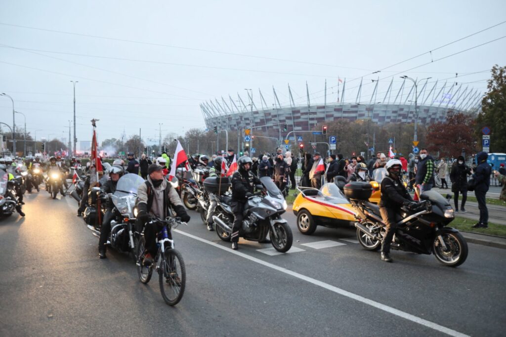 W Warszawie zakończył się Marsz Niepodległości 2020 [DUŻO ZDJĘĆ] Radio Zachód - Lubuskie