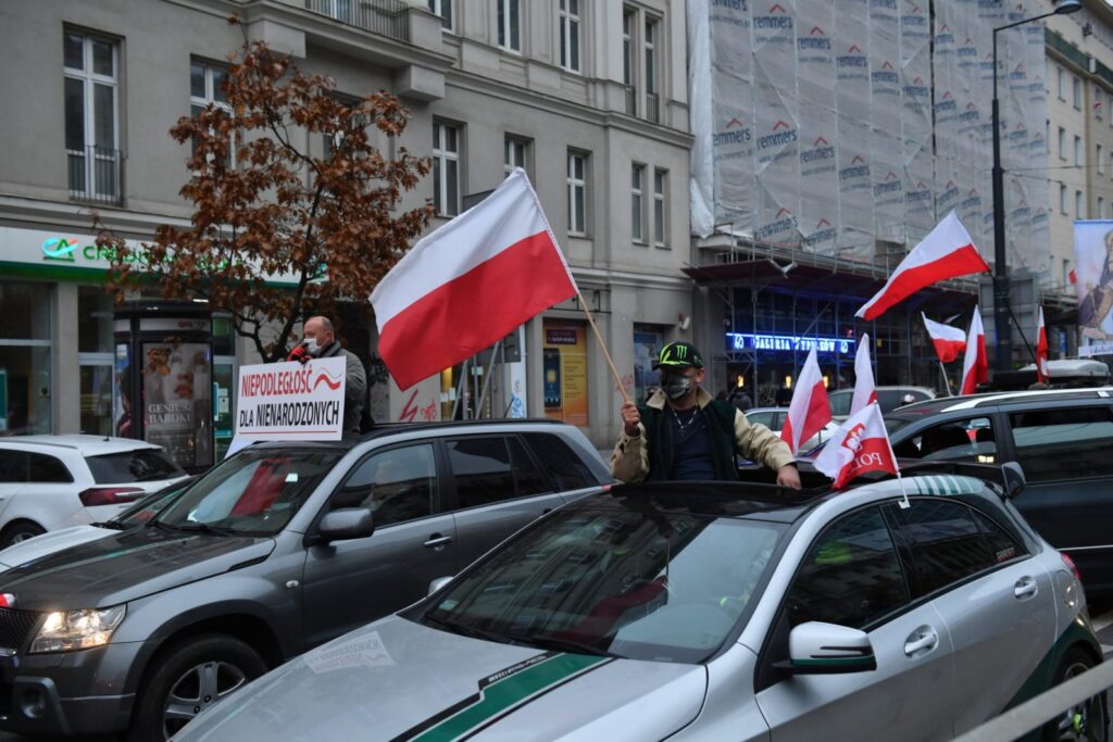 W Warszawie zakończył się Marsz Niepodległości 2020 [DUŻO ZDJĘĆ] Radio Zachód - Lubuskie