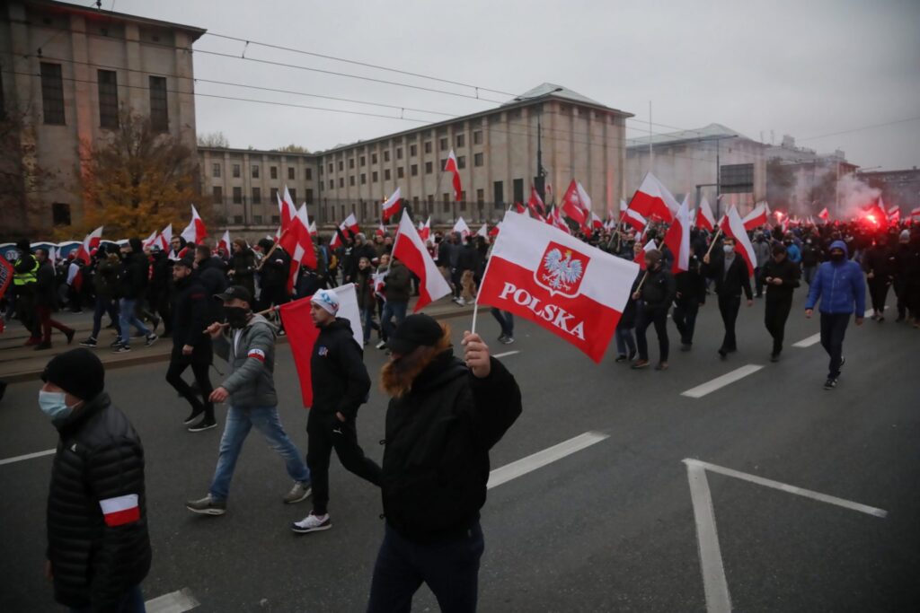 W Warszawie zakończył się Marsz Niepodległości 2020 [DUŻO ZDJĘĆ] Radio Zachód - Lubuskie