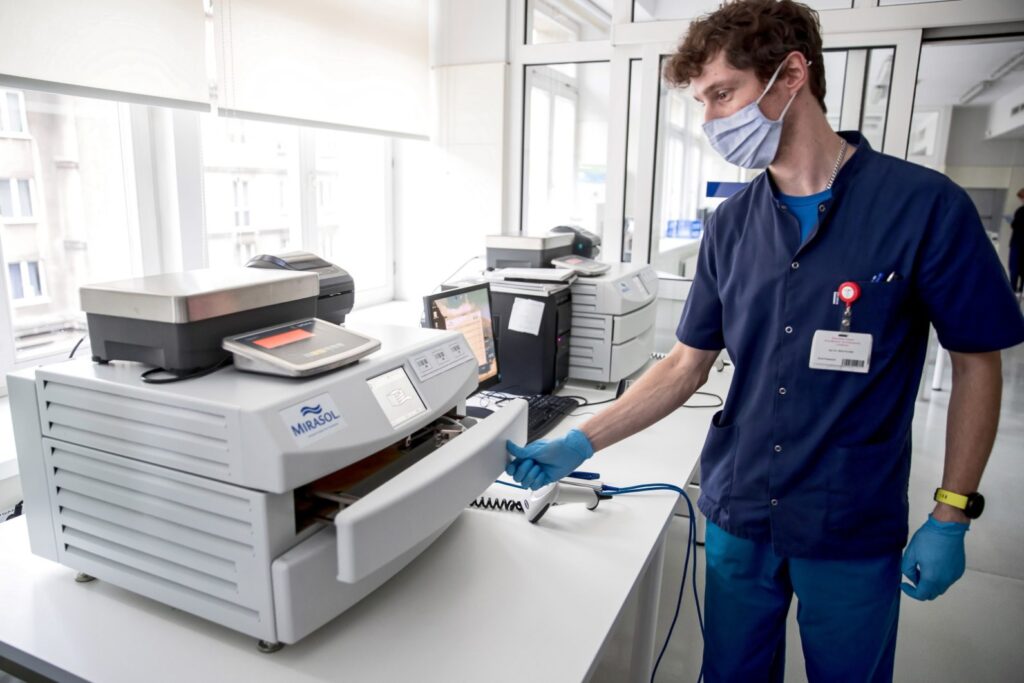 Ministerstwo Zdrowia kupiło 2 mln testów antygenowych