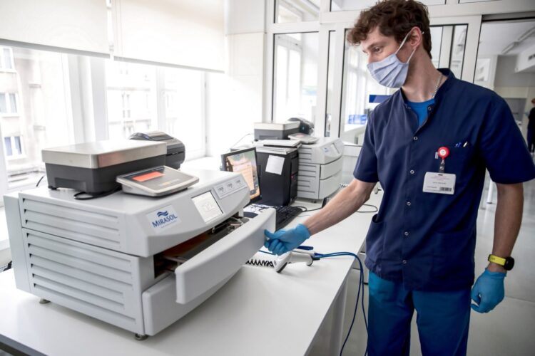 Ministerstwo Zdrowia kupiło 2 mln testów antygenowych