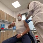 Chirurg pierwszym zaszczepionym przeciwko COVID-19 w Gorzowie Radio Zachód - Lubuskie