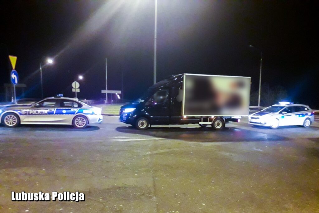 Lubuscy policjanci pomogli w transporcie szczepionek Radio Zachód - Lubuskie