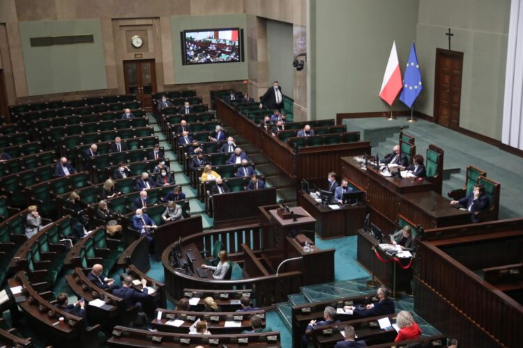Sejmowa komisja negatywnie o wniosku o odwołanie wicepremiera Kaczyńskiego