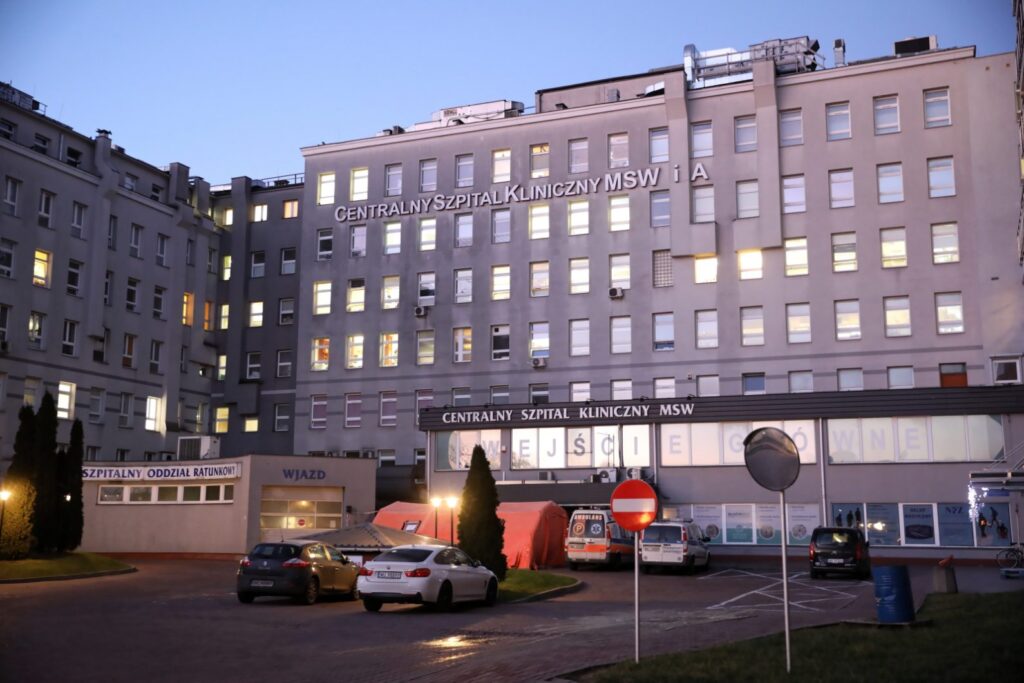Ruszają szczepienia przeciw COVID-19