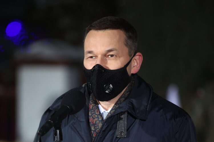 Morawiecki: Środki z funduszy UE na pomoc dla firm od III kw. 2021 r.