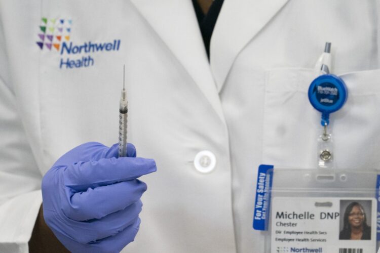 W USA ruszył proces szczepień przeciw koronawirusowi