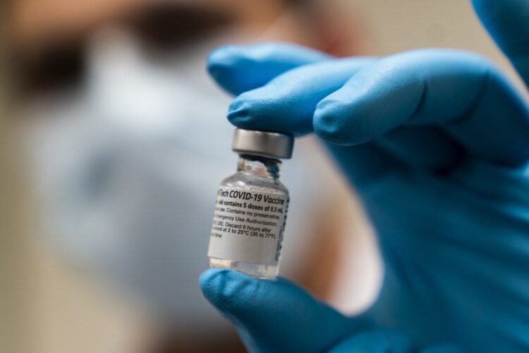 UE: 21 grudnia opinia o szczepionce firm Pfizer/BioNTech