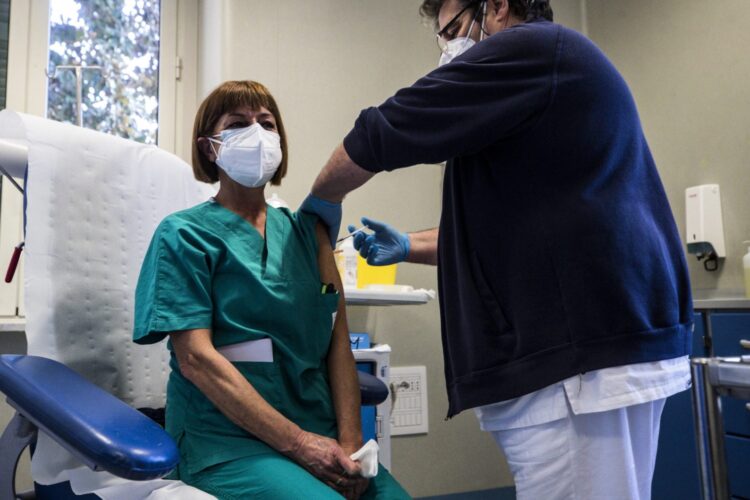 Przeciw COVID-19 zaszczepiono dotąd w Polsce 47,6 tys. osób