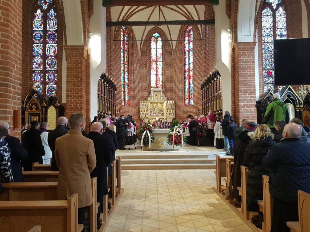 Zakończyły się uroczystości pogrzebowe biskupów Radio Zachód - Lubuskie
