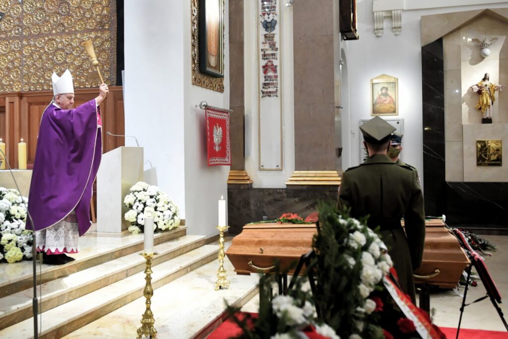 Pogrzeb płk. Leszka Mroczkowskiego - Żołnierza Wyklętego, więźnia stalinizmu, działacza "Solidarności" Radio Zachód - Lubuskie