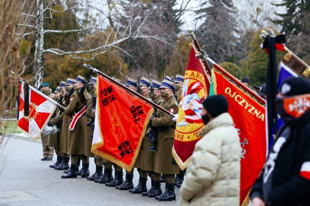 Pogrzeb płk. Leszka Mroczkowskiego - Żołnierza Wyklętego, więźnia stalinizmu, działacza "Solidarności" Radio Zachód - Lubuskie