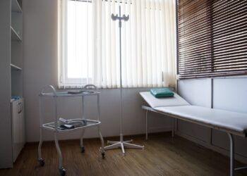 Szpital oferuje pomoc psychologiczną dla osób po COVID-19