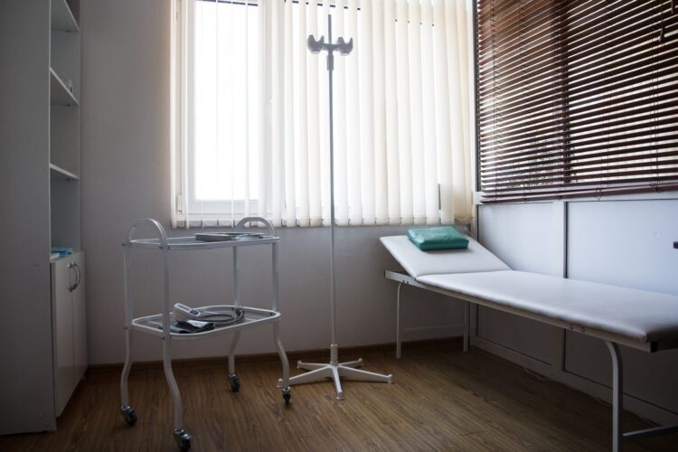 Szpital oferuje pomoc psychologiczną dla osób po COVID-19