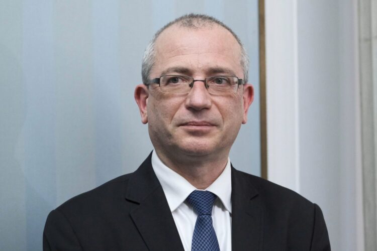 Sławomir Patyra podczas konferencji prasowej w Sejmie, fot: PAP/Mateusz Marek