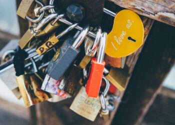 Niebezpieczne kłódki miłości