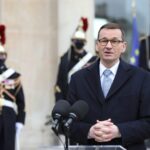 Polacy podzieleni w ocenie tego jak rząd radzi sobie z epidemią