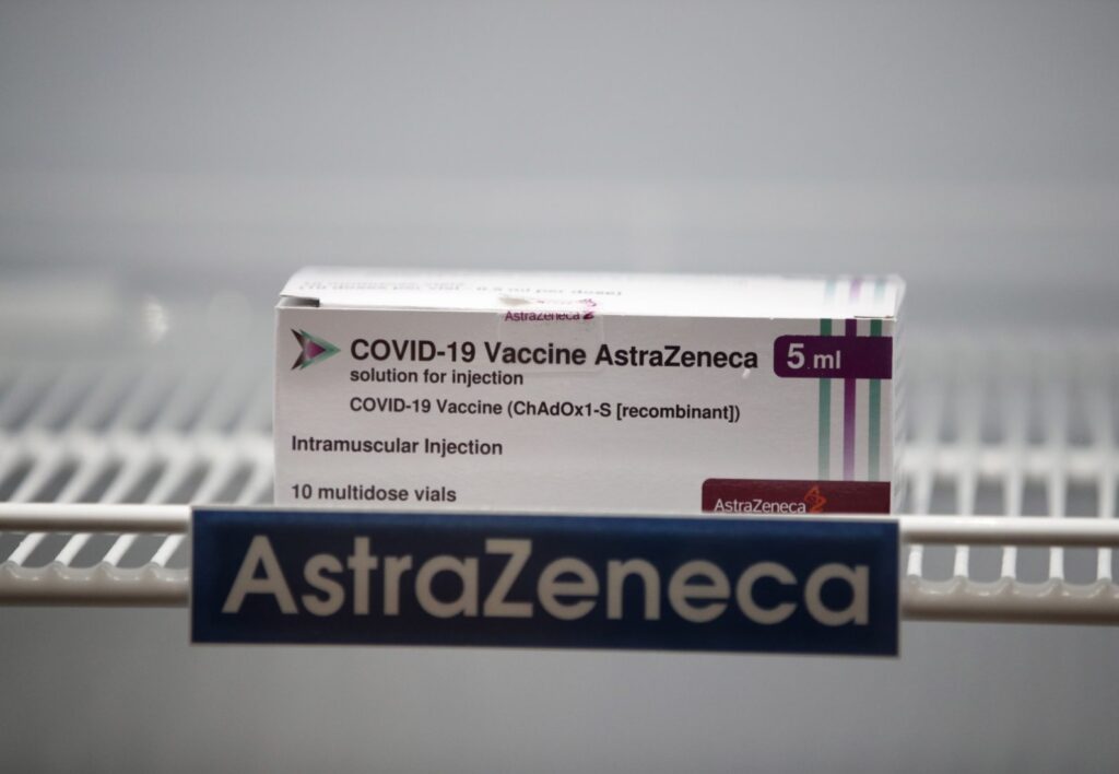 AstraZeneca broni skuteczności swojej szczepionki