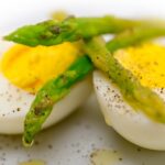 Faszerowane, w sałatce, z majonezem lub z łososiem. Jaja w roli głównej!
