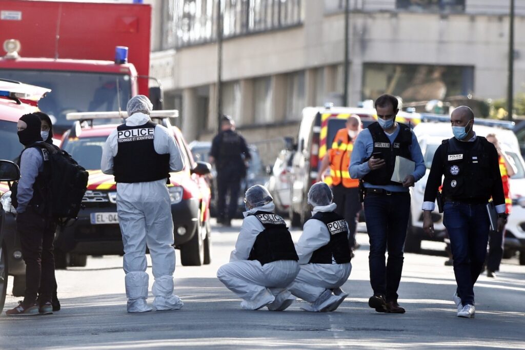 Nożownik zabił pracownicę policji we Francji