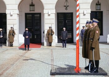 Prezydent oddał hołd zmarłym medykom