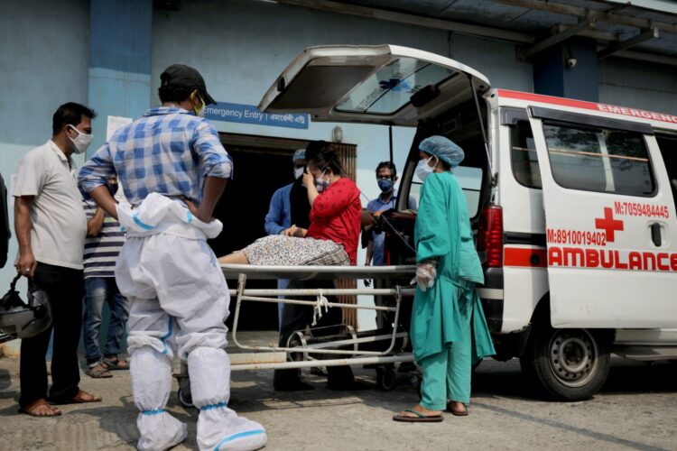 Katastrofalna sytuacja pandemiczna w całych Indiach