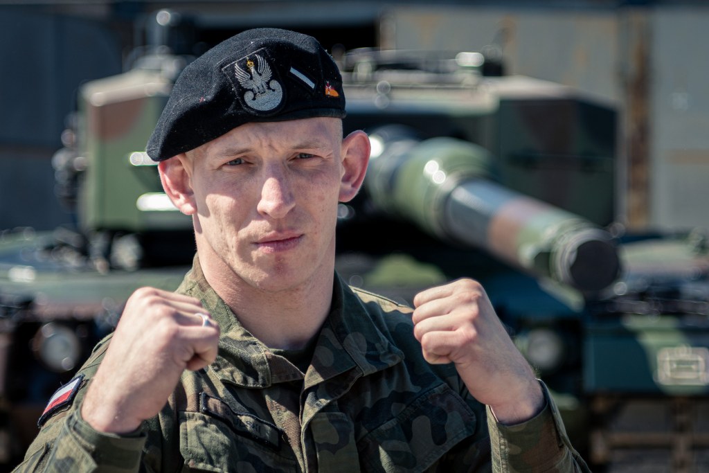 Żołnierz świętoszowskiej brygady walczy w MMA Radio Zachód - Lubuskie