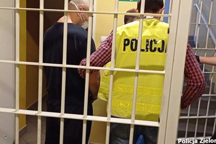 Ukradł i rozbił auto pracodawcy, bo był... niezadowolony