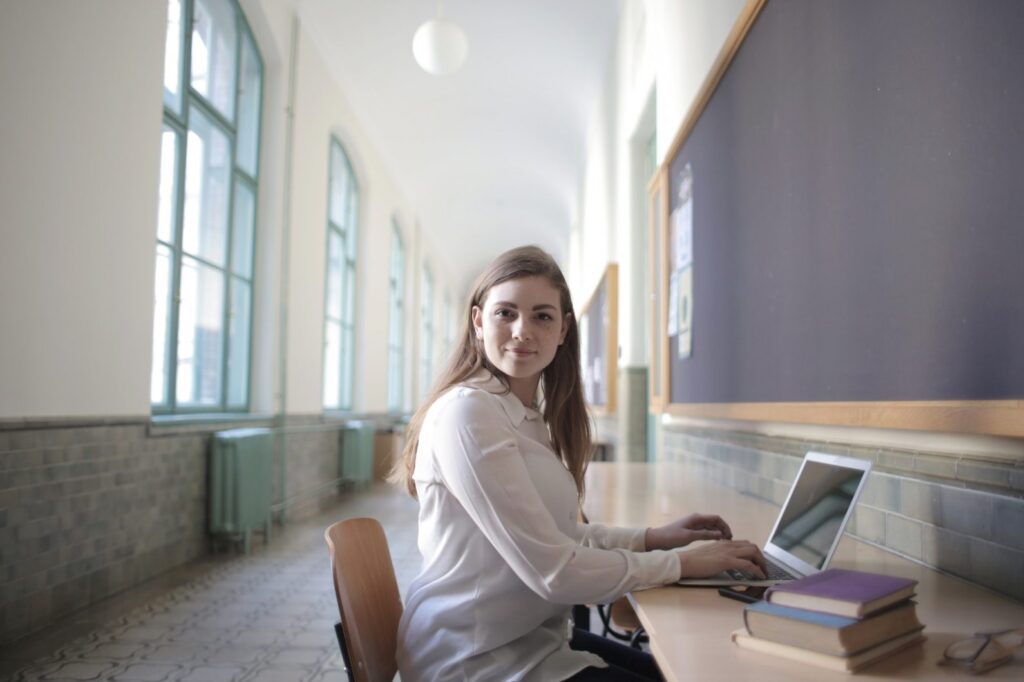 Od 1 października studia w trybie stacjonarnym