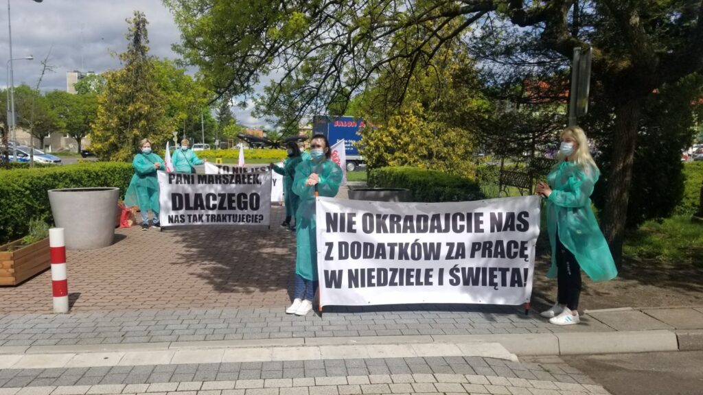 Salowe z Ciborza protestowały przed urzędem marszałkowskim Radio Zachód - Lubuskie