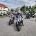 Żołnierze na motocyklach odwiedzają groby poległych [GALERIA] Radio Zachód - Lubuskie