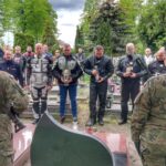 Żołnierze na motocyklach odwiedzają groby poległych [GALERIA] Radio Zachód - Lubuskie