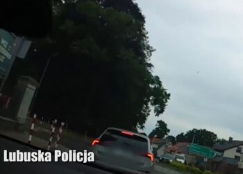 22-latek bez prawa jazdy przekroczył prędkość i uciekał policji