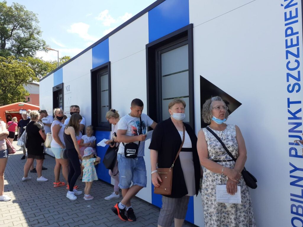 Pierwszy mobilny punkt szczepień otwarto w Słubicach Radio Zachód - Lubuskie