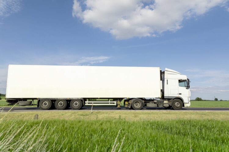 Rosja zamyka granice dla ciężarówek, mandaty