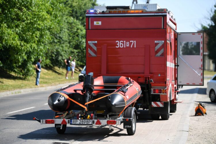 Na jeziorze Lubiąż w Lubniewicach eksplodował silnik w łodzi motorowej