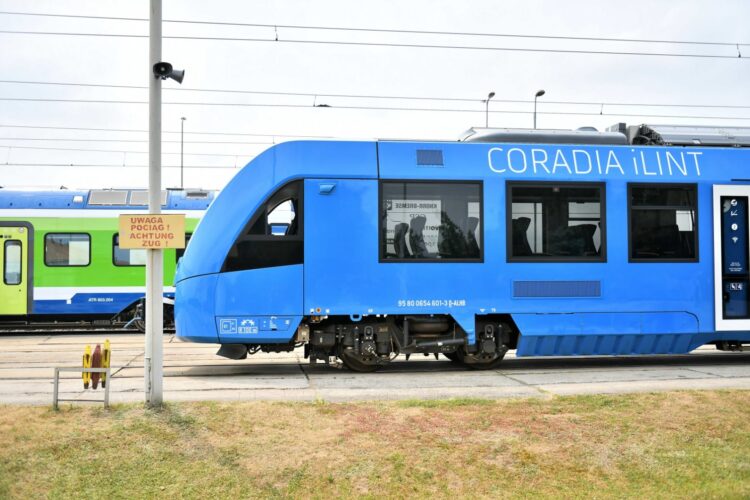 Pierwszy na świecie pociąg wodorowy przyjechał do Polski