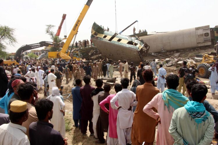 Katastrofa kolejowa w Pakistanie. Co najmniej 40 ofiar śmiertelnych