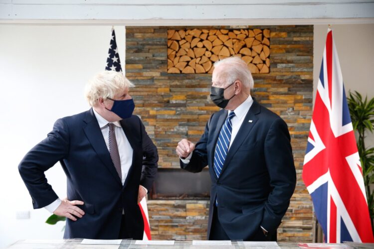 Johnson i Biden podpisali "nową Kartę Atlantycką"