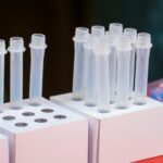 Ponad 16 mln szczepień. Blisko połowa nowych zakażeń to wariant delta