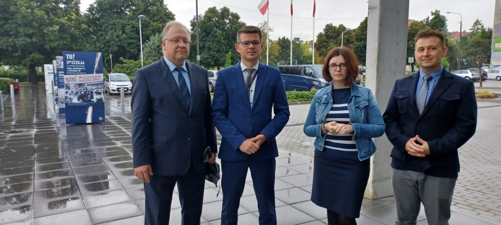 Wernisaż wystawy „TU rodziła się opozycja” 23 Wernisaż wystawy „TU rodziła się opozycja” Radio Zachód - Lubuskie