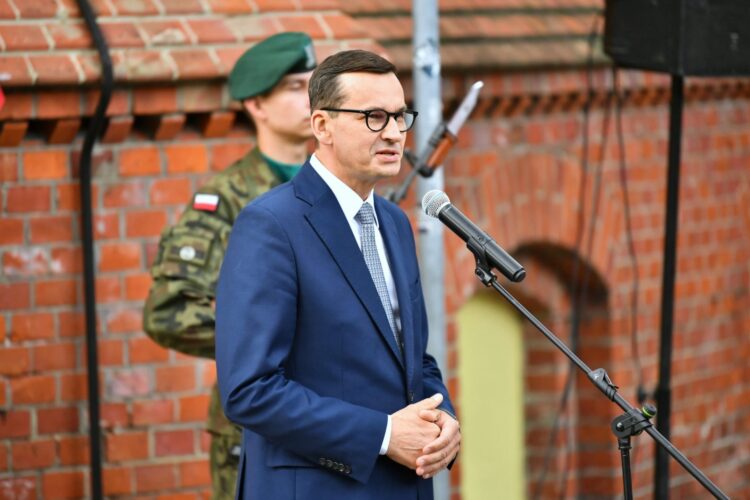Morawiecki złożył kondolencje władzom USA w związku z atakami w Kabulu