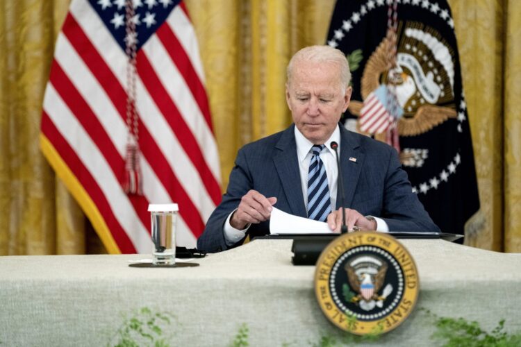 Biden zezwolił na prowadzenie operacji przeciw IS-Ch