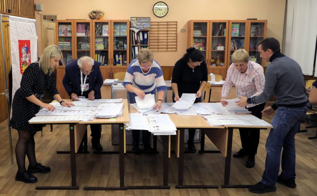W Rosji liczą głosy w wyborach parlamentarnych. Na prowadzeniu obóz władzy Radio Zachód - Lubuskie