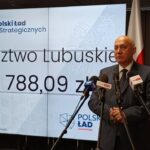 Samorządowcy odebrali symboliczne czeki na inwestycje Radio Zachód - Lubuskie