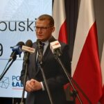 Samorządowcy odebrali symboliczne czeki na inwestycje Radio Zachód - Lubuskie